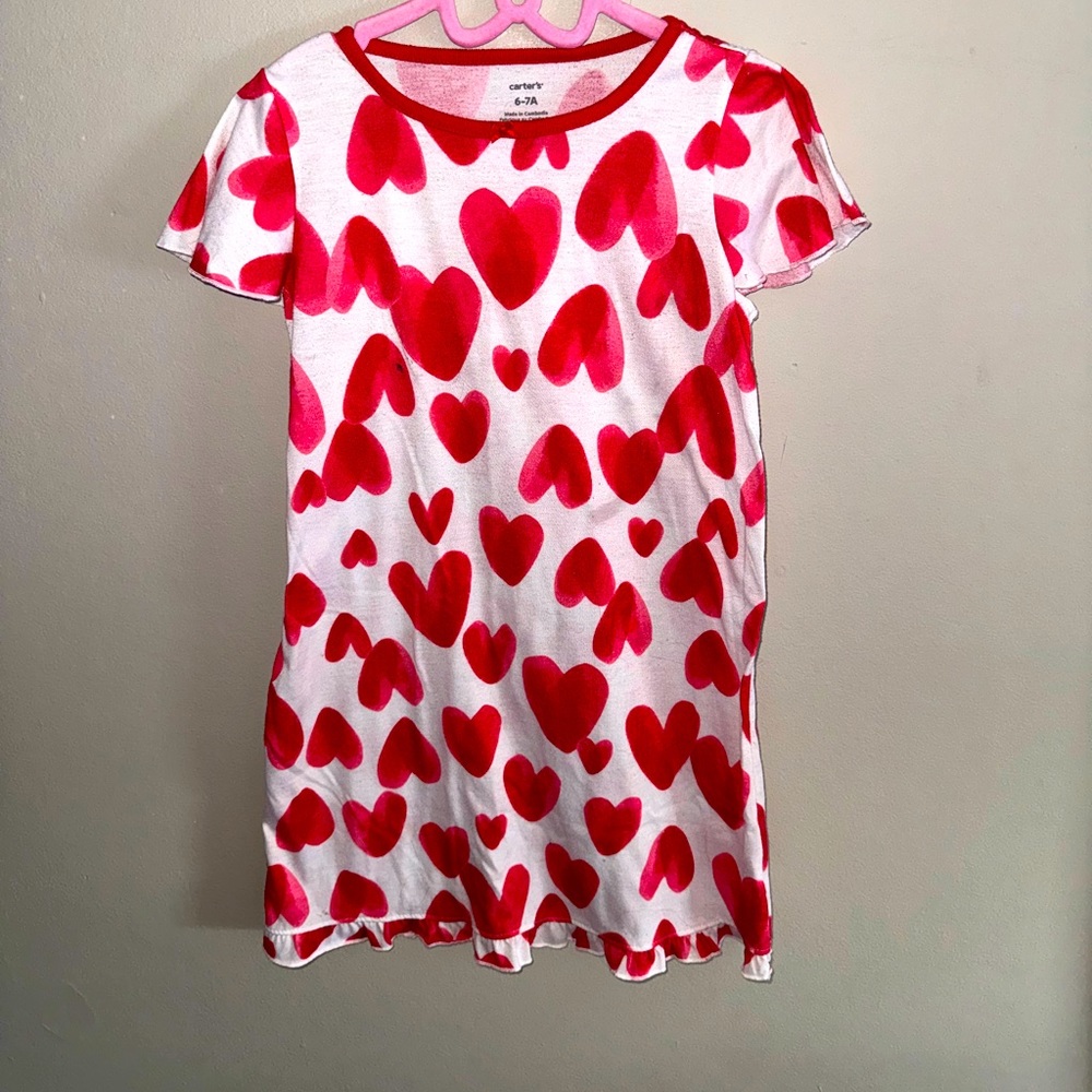 Carter’s , girls red & white hearts pajama dress, size 6/7